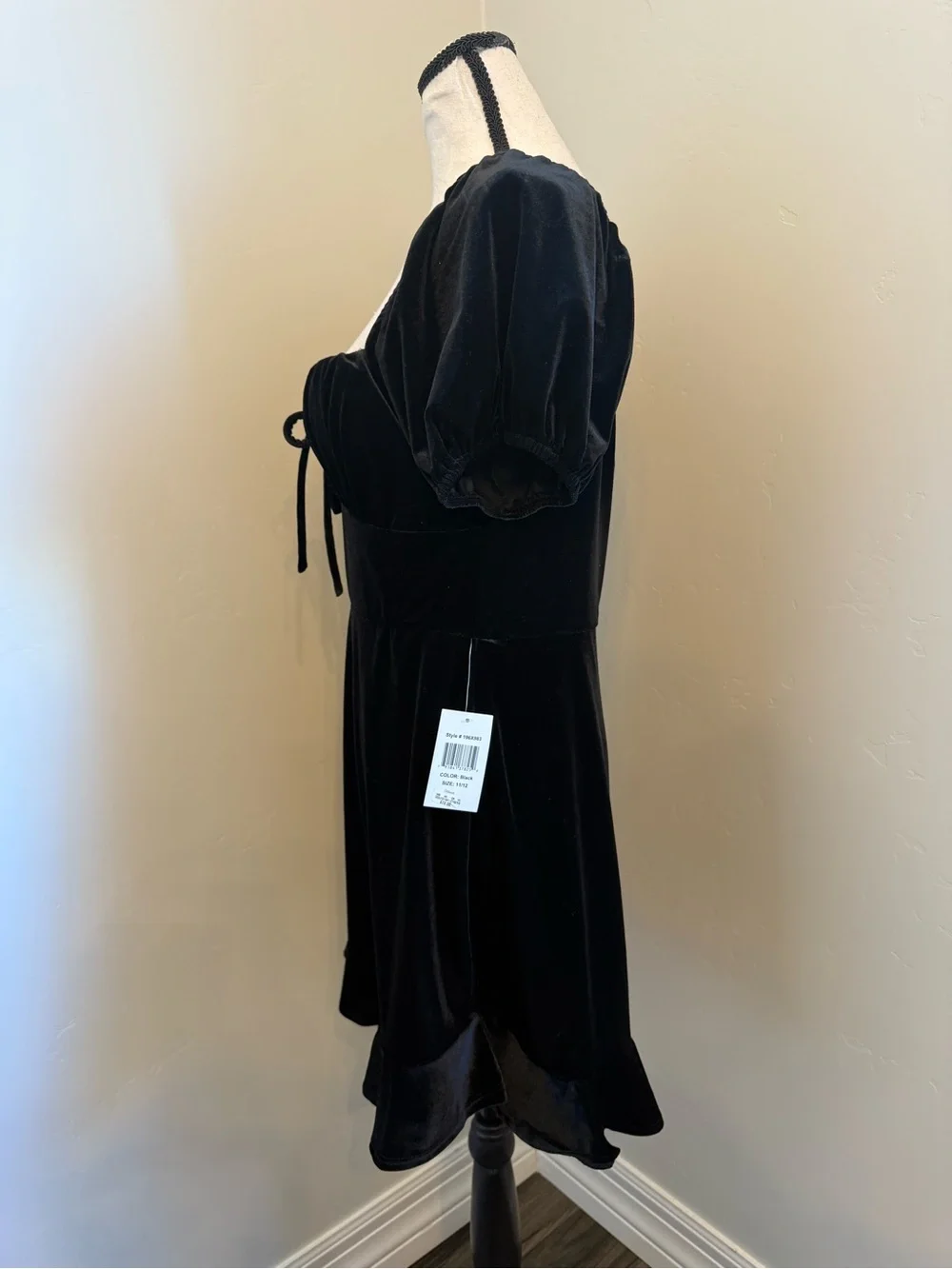 B. Darlin NWT Black Velvet Babydoll Dress Puff Sleeve Bow Mini Size 11/12